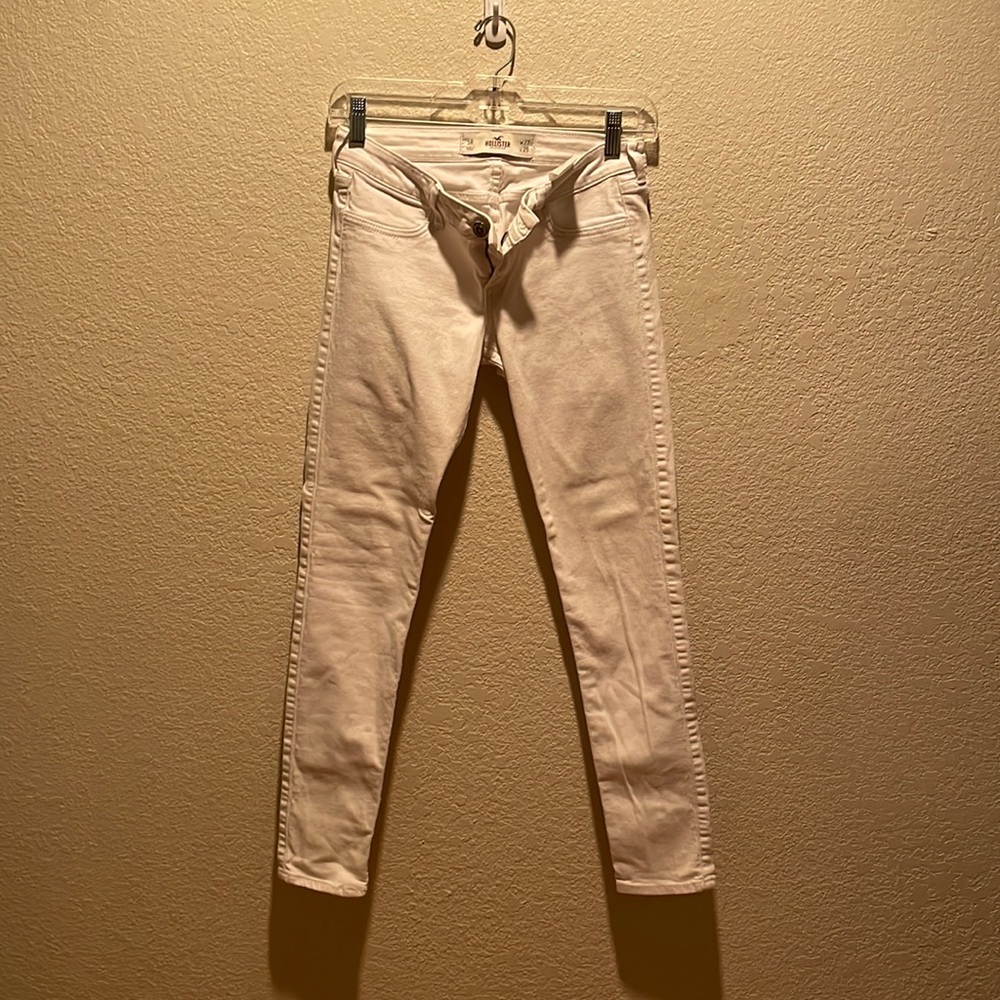Hollister super skinny Sz 27 white jeans